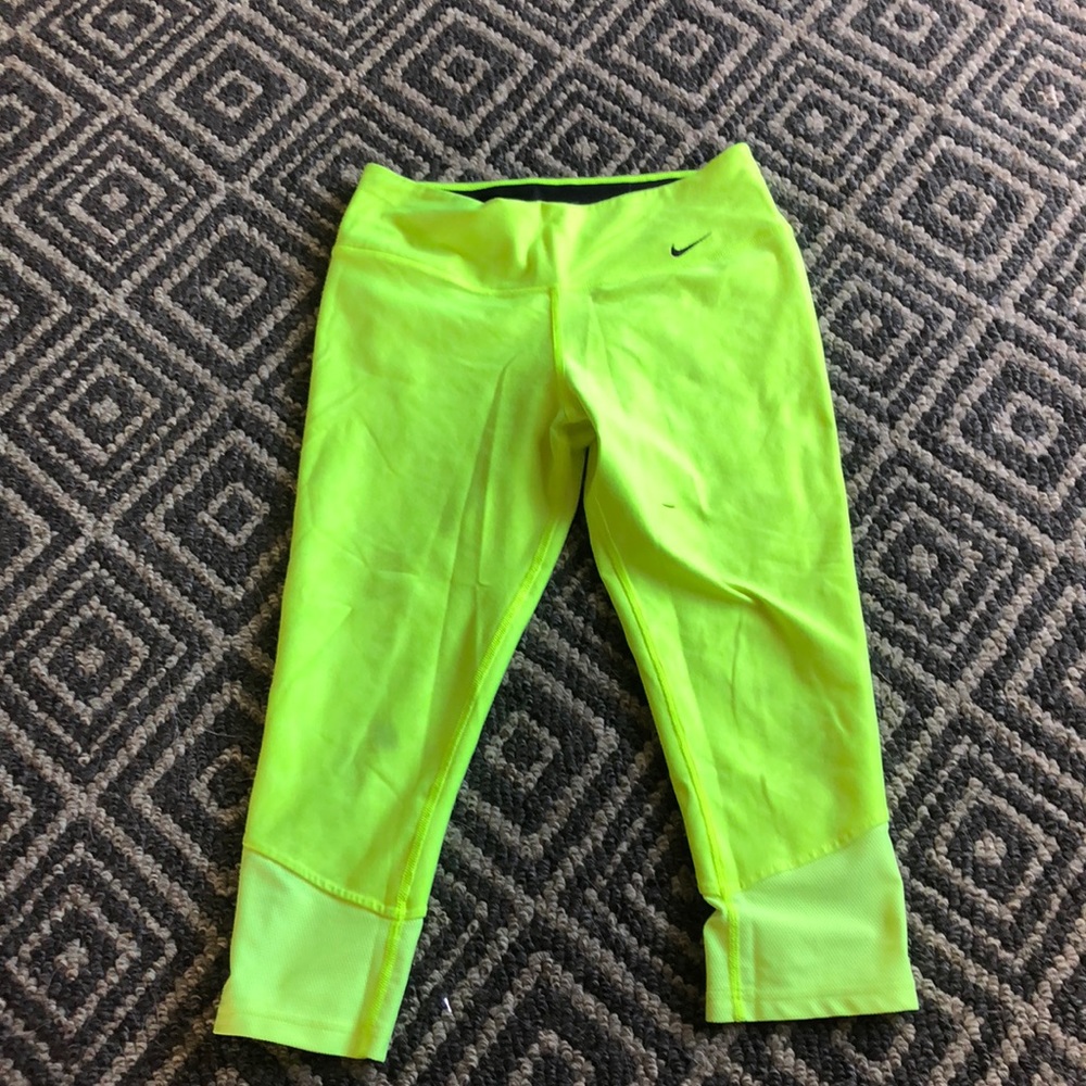 Nike Dri-Fit crop leggings